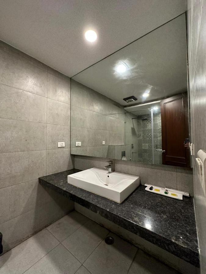 Hotel The Imperio 뉴델리 외부 사진