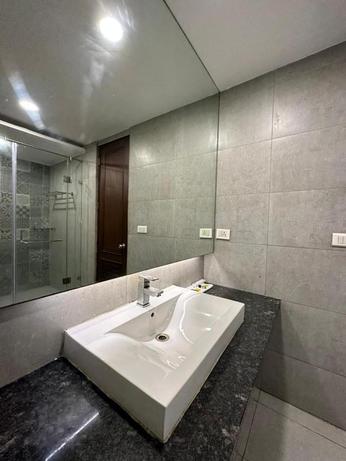 Hotel The Imperio 뉴델리 외부 사진