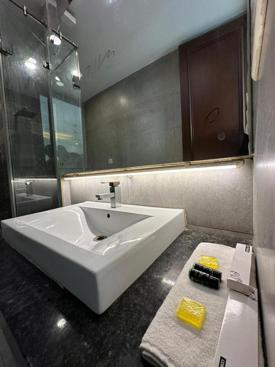 Hotel The Imperio 뉴델리 외부 사진